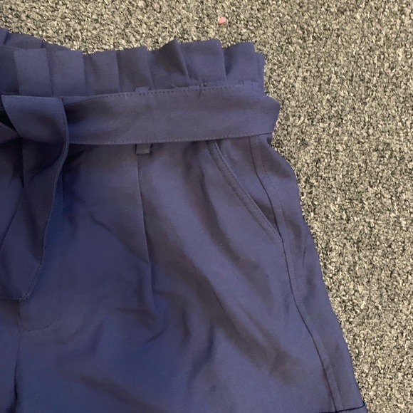 High Waisted Pleated Shorts - Picture 2 of 3